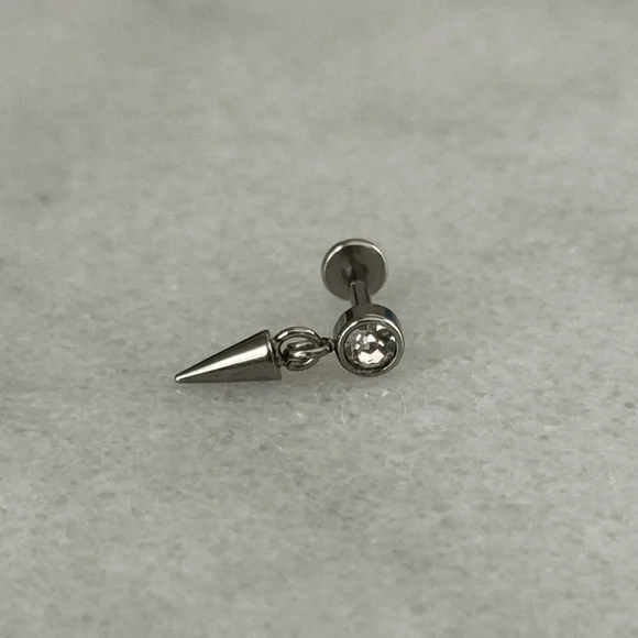 Silver Crystal Spike Dangle Cartilage Earring 

Brand New - Picture 2 of 4